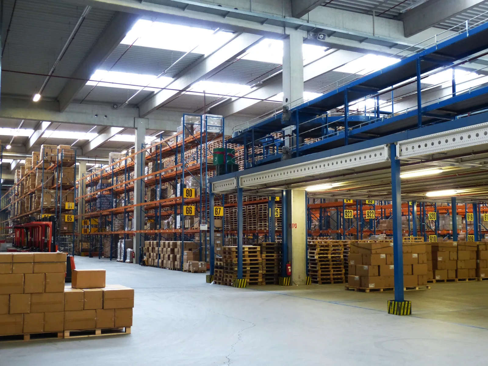 Mining warehouse and industrial procurement facility